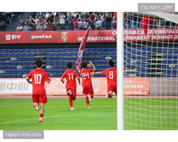 足球专家深度解析：焦点赛事前瞻引爆球迷热议