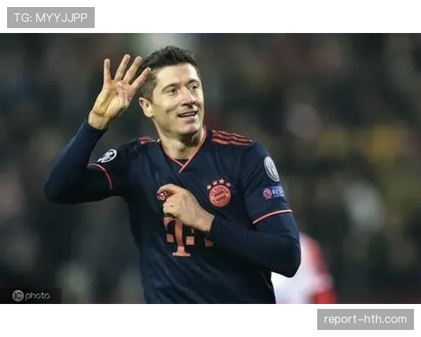 莱万多夫斯基状态火热连场破门,助球队强势取胜 莱万多夫斯基状态火热连场破门,助球队强势取胜